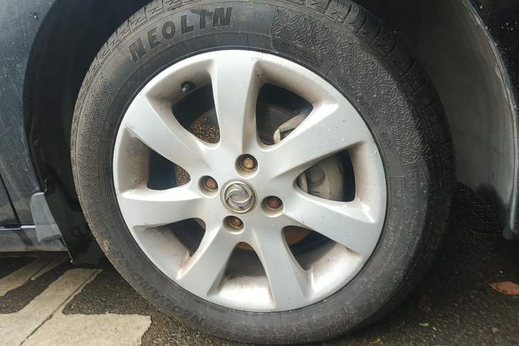 Used Dongfeng Aeolus A60 2012 1.6L Automatic Luxury Version Right Front Wheel Hub