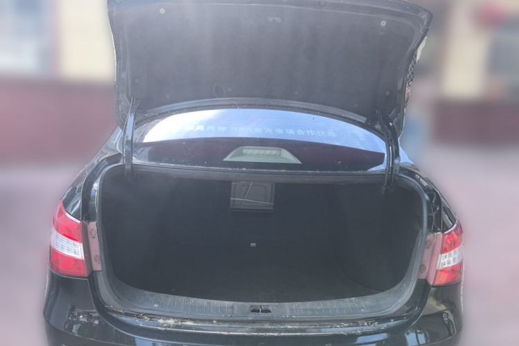 Used Dongfeng Aeolus A60 2012 1.6L Manual Luxury Model Trunk