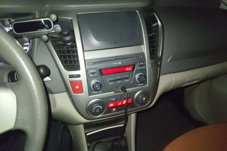 Used Dongfeng Aeolus A60 2012 1.6L Manual Luxury Model Audio And AC Panel