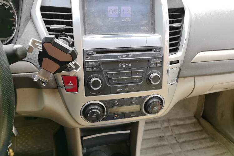 Used Dongfeng Aeolus A60 2012 1.6L Manual Luxury Model Audio And AC Panel