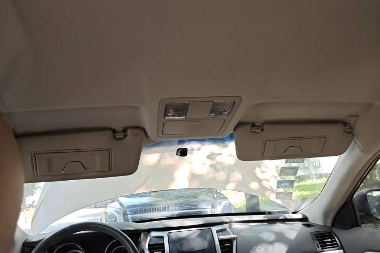 Used Dongfeng Aeolus A60 2012 1.6L Automatic Luxury Version Headliner