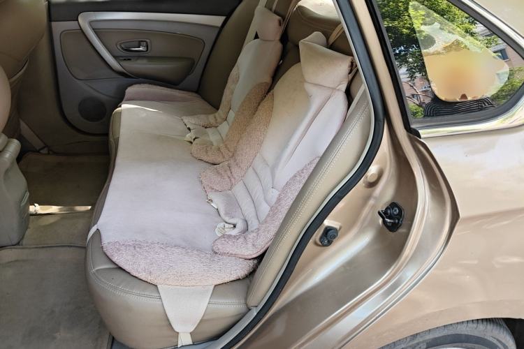 Used Dongfeng Aeolus A60 2012 1.6L Automatic Luxury Version Left Rear Seat