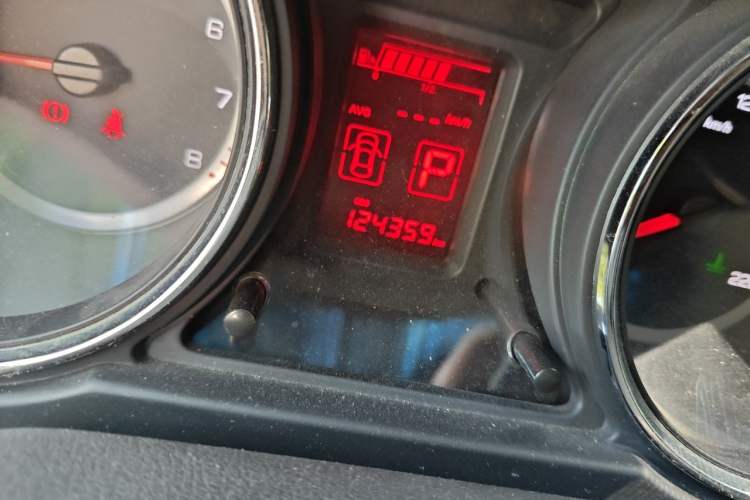 Used Dongfeng Aeolus A60 2012 1.6L Automatic Luxury Version Odometer Close Up