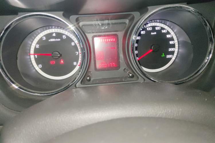Used Dongfeng Aeolus A60 2012 1.6L Manual Luxury Model Odometer Close Up