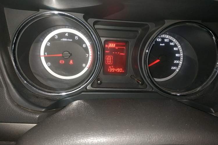 Used Dongfeng Aeolus A60 2012 1.6L Manual Luxury Model Odometer Close Up