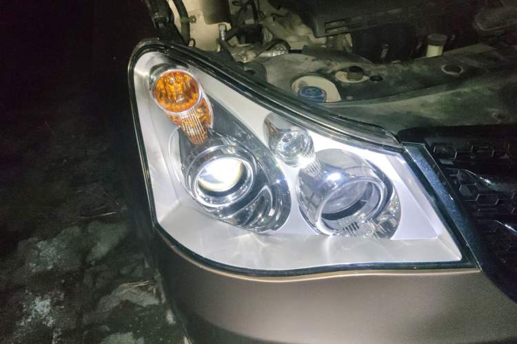 Used Dongfeng Aeolus A60 2012 1.6L Manual Luxury Model Right Front Headlight