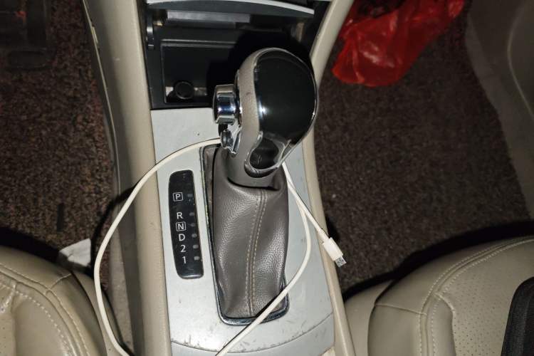 Used Dongfeng Aeolus A60 2012 1.6L Automatic Prestige Model Gear Lever