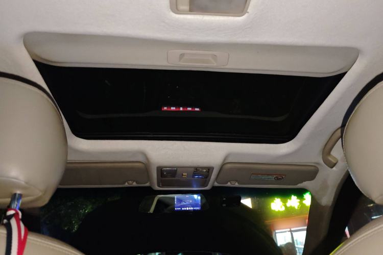 Used Dongfeng Aeolus A60 2012 1.6L Automatic Prestige Model Headliner