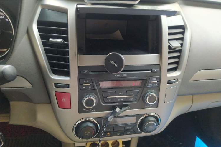 Used Dongfeng Aeolus A60 2012 1.6L Automatic Prestige Model Audio And AC Panel