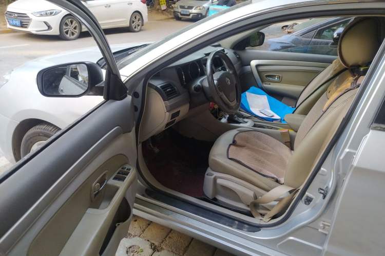Used Dongfeng Aeolus A60 2012 1.6L Automatic Prestige Model Driver Seat