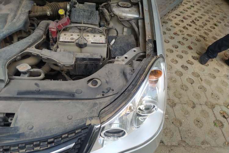 Used Dongfeng Aeolus A60 2012 1.6L Automatic Prestige Model Engine Bay Left