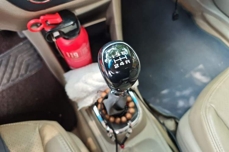 Used Dongfeng Aeolus A60 2012 1.6L Manual Luxury Model Gear Lever