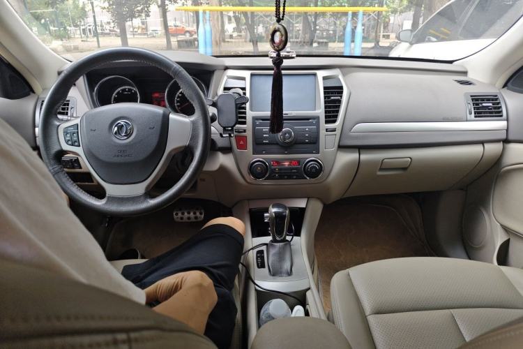 Used Dongfeng Aeolus A60 2012 1.6L Automatic Prestige Model Center Console