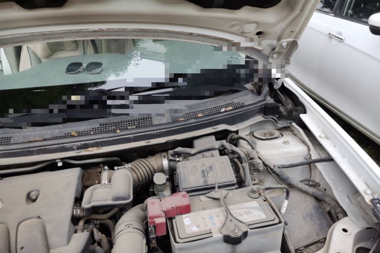 Used Dongfeng Aeolus A60 2012 2.0L CVT Luxury Version Engine Bay Left