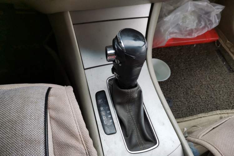 Used Dongfeng Aeolus A60 2012 2.0L CVT Luxury Version Gear Lever