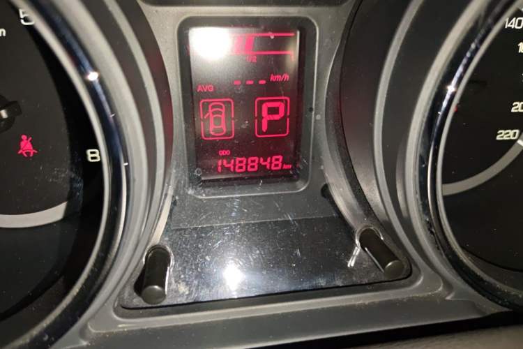 Used Dongfeng Aeolus A60 2012 1.6L Automatic Luxury Version Odometer Close Up