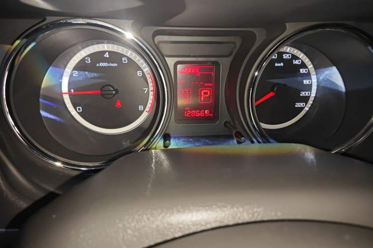 Used Dongfeng Aeolus A60 2012 1.6L Automatic Luxury Version Odometer Close Up