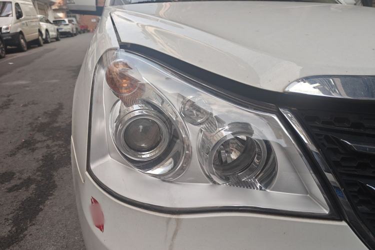 Used Dongfeng Aeolus A60 2012 1.6L Manual Luxury Model Right Front Headlight
