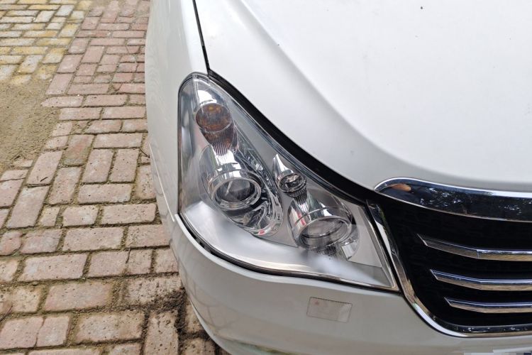 Used Dongfeng Aeolus A60 2012 1.6L Automatic Prestige Model Right Front Headlight