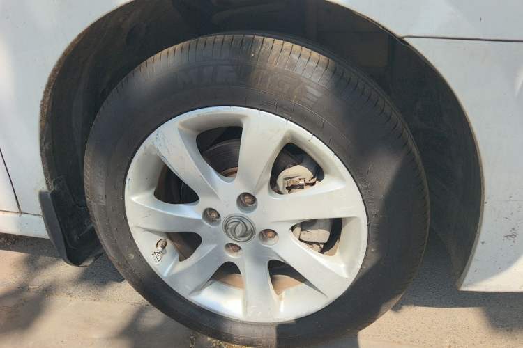 Used Dongfeng Aeolus A60 2012 1.6L Manual Luxury Model Right Front Wheel Hub