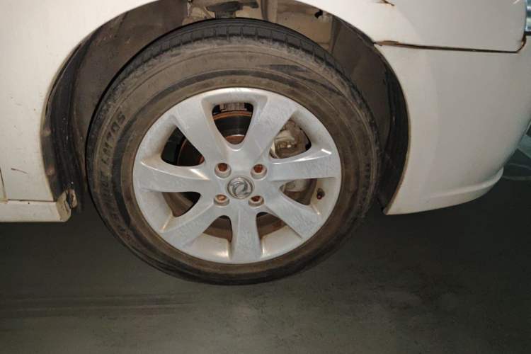 Used Dongfeng Aeolus A60 2012 1.6L Automatic Luxury Version Right Front Wheel Hub