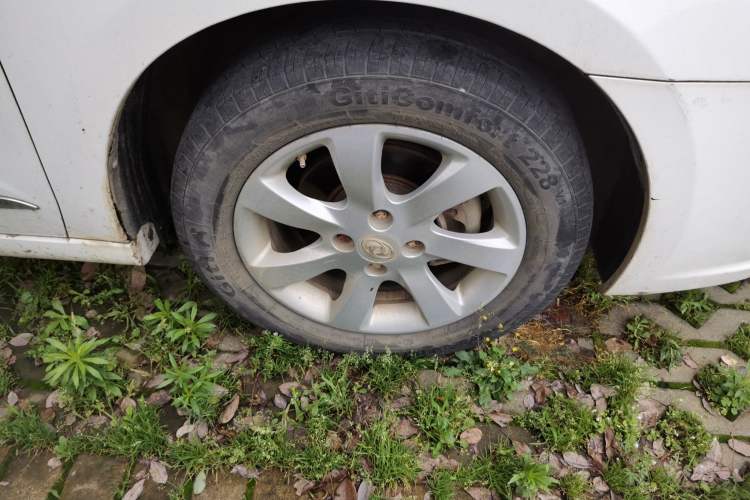 Used Dongfeng Aeolus A60 2012 2.0L CVT Luxury Version Right Front Wheel Hub