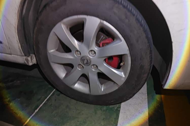 Used Dongfeng Aeolus A60 2012 1.6L Automatic Luxury Version Right Front Wheel Hub
