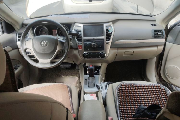 Used Dongfeng Aeolus A60 2012 1.6L Automatic Luxury Version Center Console