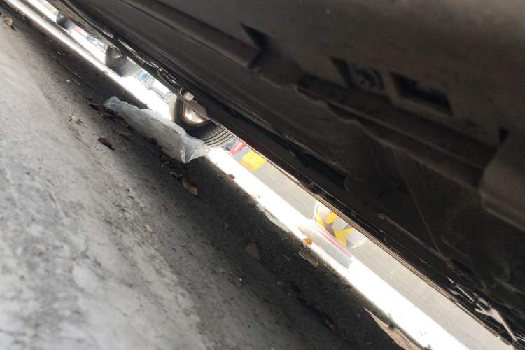 Used Dongfeng Aeolus A60 2012 1.6L Automatic Luxury Version Chassis Front Right