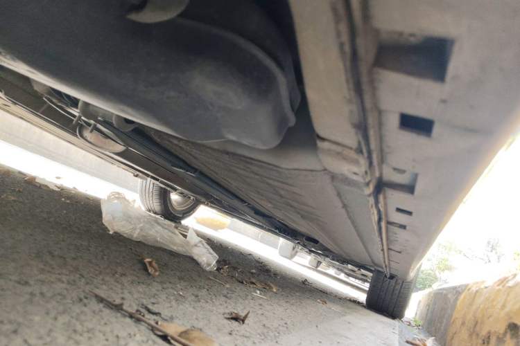 Used Dongfeng Aeolus A60 2012 1.6L Automatic Luxury Version Chassis Rear Right