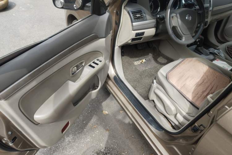 Used Dongfeng Aeolus A60 2012 1.6L Automatic Luxury Version Driver Seat
