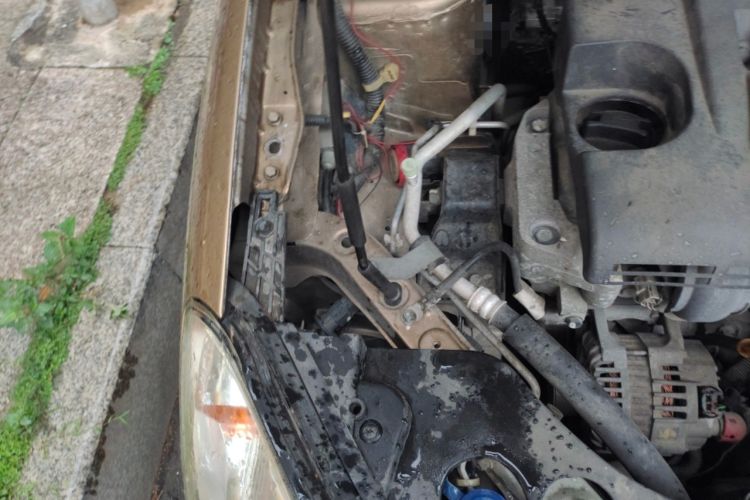 Used Dongfeng Aeolus A60 2012 1.6L Manual Luxury Model Engine Bay Right