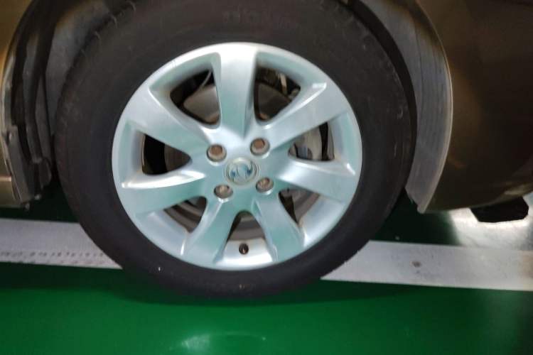 Used Dongfeng Aeolus A60 2012 1.6L Automatic Prestige Model Exterior 7