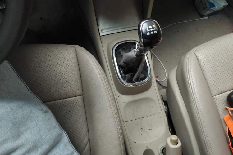 Used Dongfeng Aeolus A60 2012 1.6L Manual Luxury Model Gear Lever