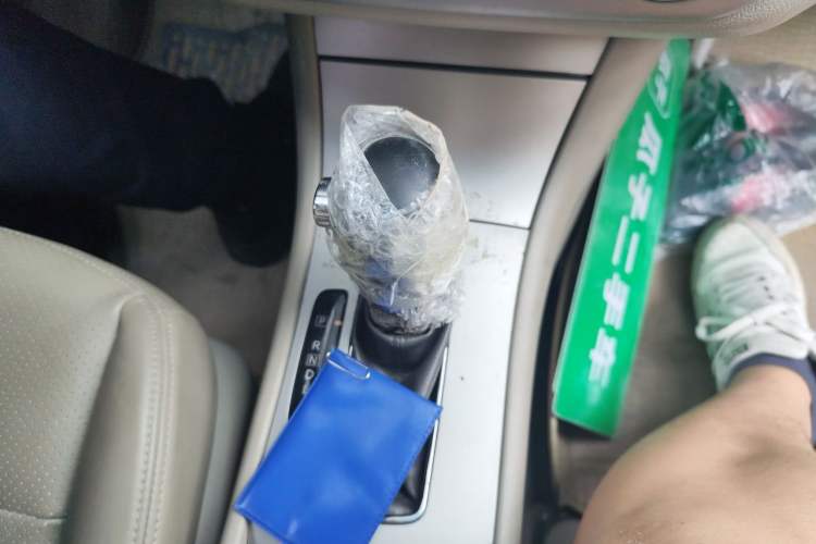 Used Dongfeng Aeolus A60 2012 2.0L CVT Tech Edition Gear Lever