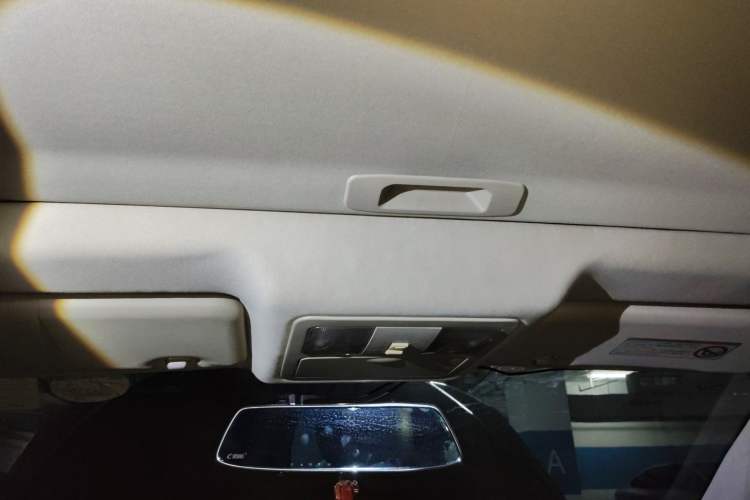 Used Dongfeng Aeolus A60 2012 1.6L Automatic Prestige Model Headliner