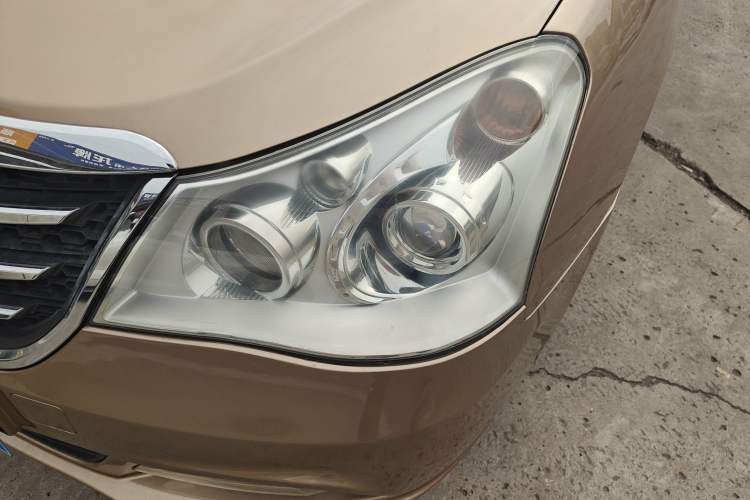 Used Dongfeng Aeolus A60 2012 1.6L Automatic Luxury Version Left Front Headlight