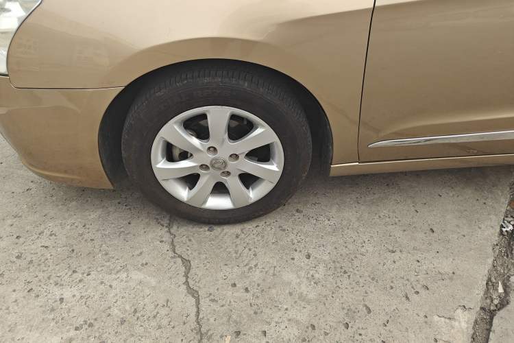 Used Dongfeng Aeolus A60 2012 1.6L Automatic Luxury Version Left Front Wheel Hub