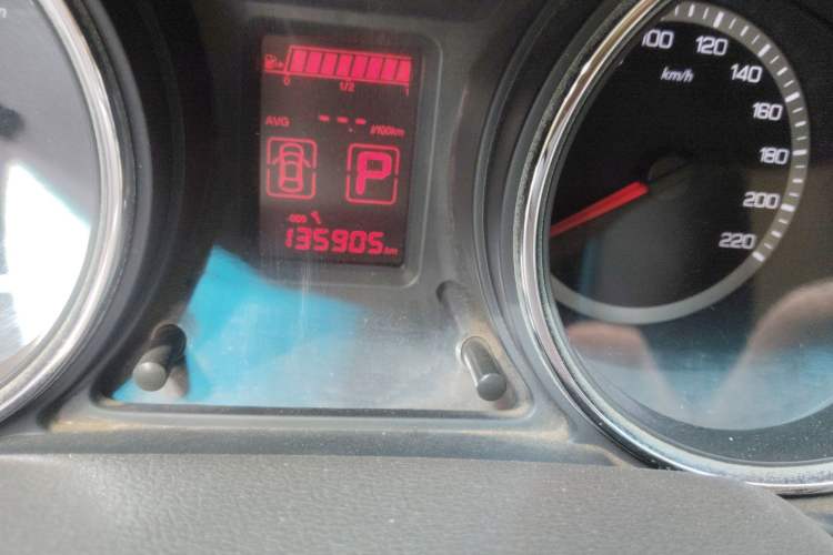 Used Dongfeng Aeolus A60 2012 1.6L Automatic Luxury Version Odometer Close Up