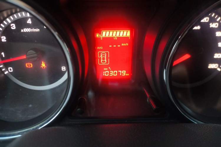 Used Dongfeng Aeolus A60 2012 1.6L Manual Luxury Model Odometer Close Up