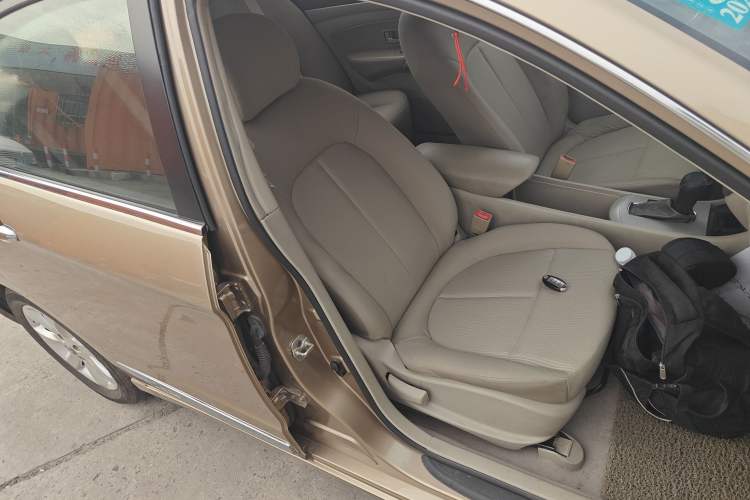 Used Dongfeng Aeolus A60 2012 1.6L Automatic Luxury Version Right Front Seat