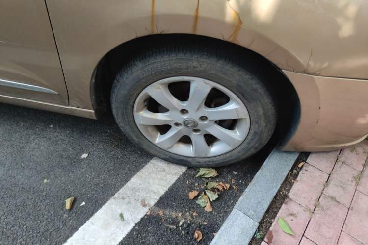 Used Dongfeng Aeolus A60 2012 1.6L Manual Luxury Model Right Front Wheel Hub