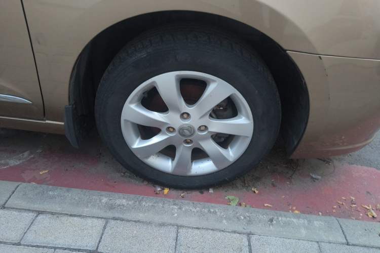 Used Dongfeng Aeolus A60 2012 1.6L Manual Luxury Model Right Front Wheel Hub