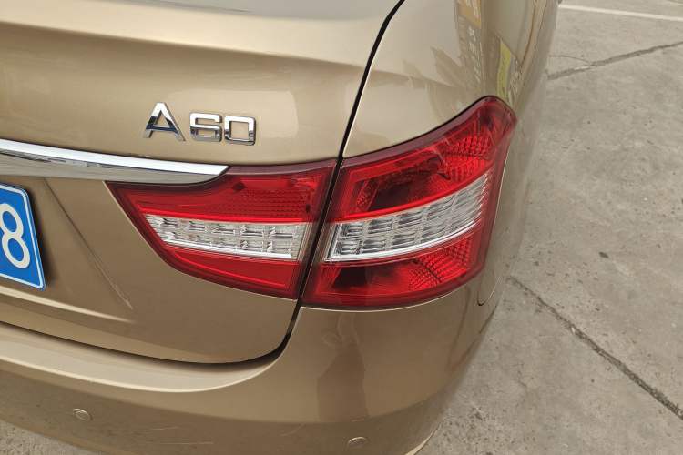 Used Dongfeng Aeolus A60 2012 1.6L Automatic Luxury Version Right Rear Taillight