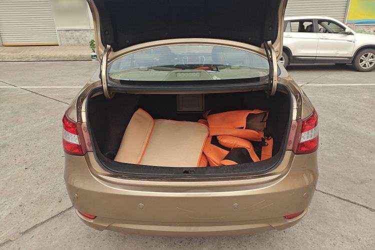 Used Dongfeng Aeolus A60 2012 1.6L Automatic Luxury Version Trunk