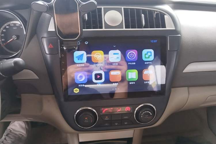 Used Dongfeng Aeolus A60 2014 1.6L Automatic Luxury Model Audio And AC Panel