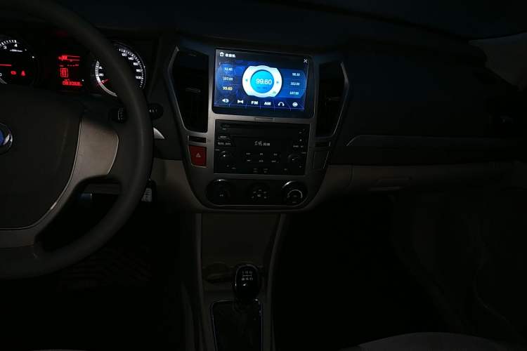 Used Dongfeng Aeolus A60 2014 1.5L Manual Elite Model Audio And AC Panel