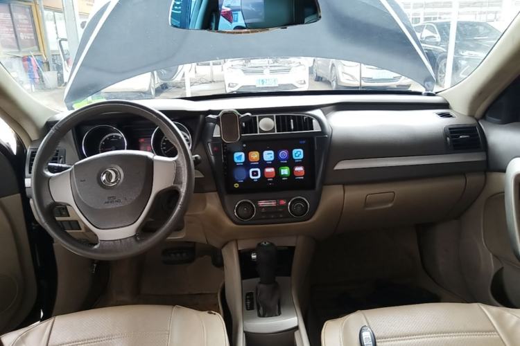 Used Dongfeng Aeolus A60 2014 1.6L Automatic Luxury Model Center Console