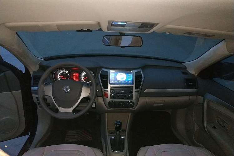 Used Dongfeng Aeolus A60 2014 1.5L Manual Elite Model Center Console