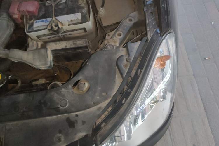 Used Dongfeng Aeolus A60 2014 1.6L Automatic Prestige Model Engine Bay Left